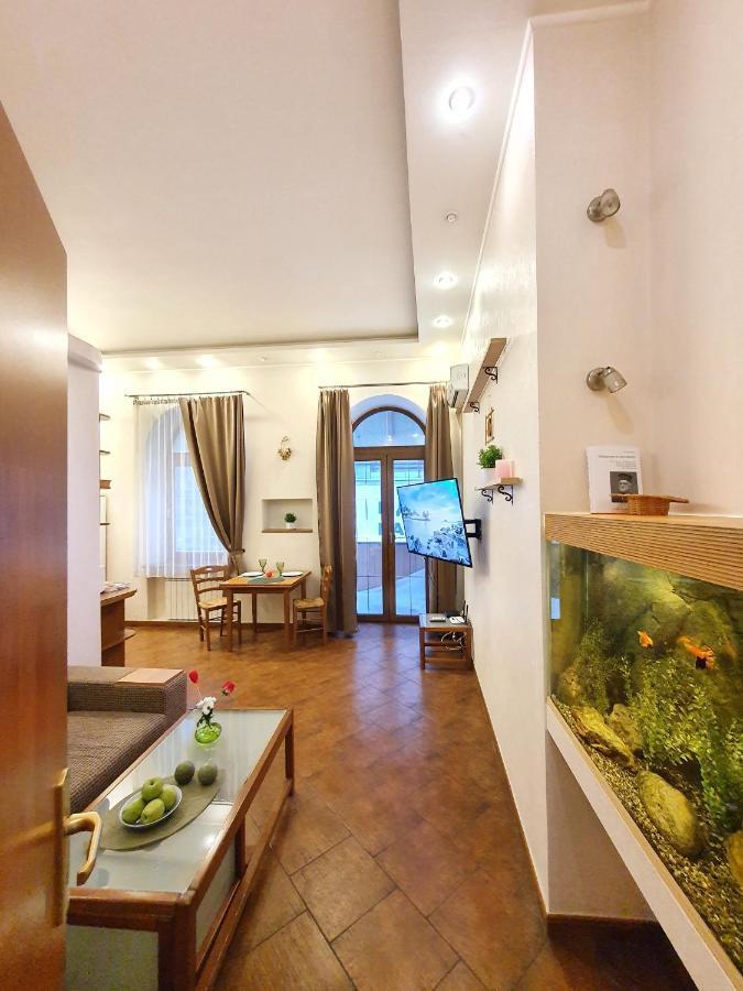 Inn Home Apartments - Pechersk Area Kijev Kültér fotó