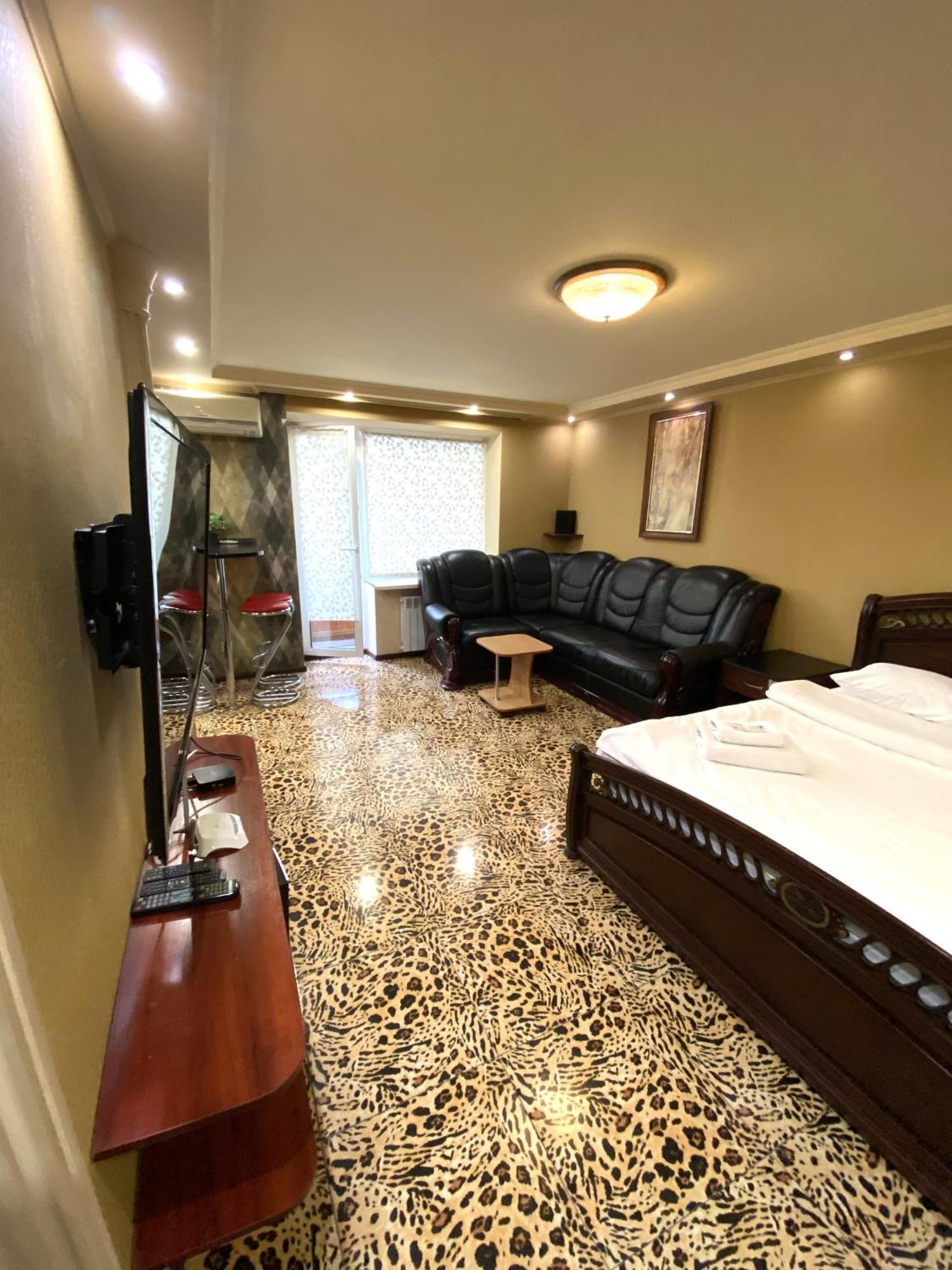 Inn Home Apartments - Pechersk Area Kijev Kültér fotó